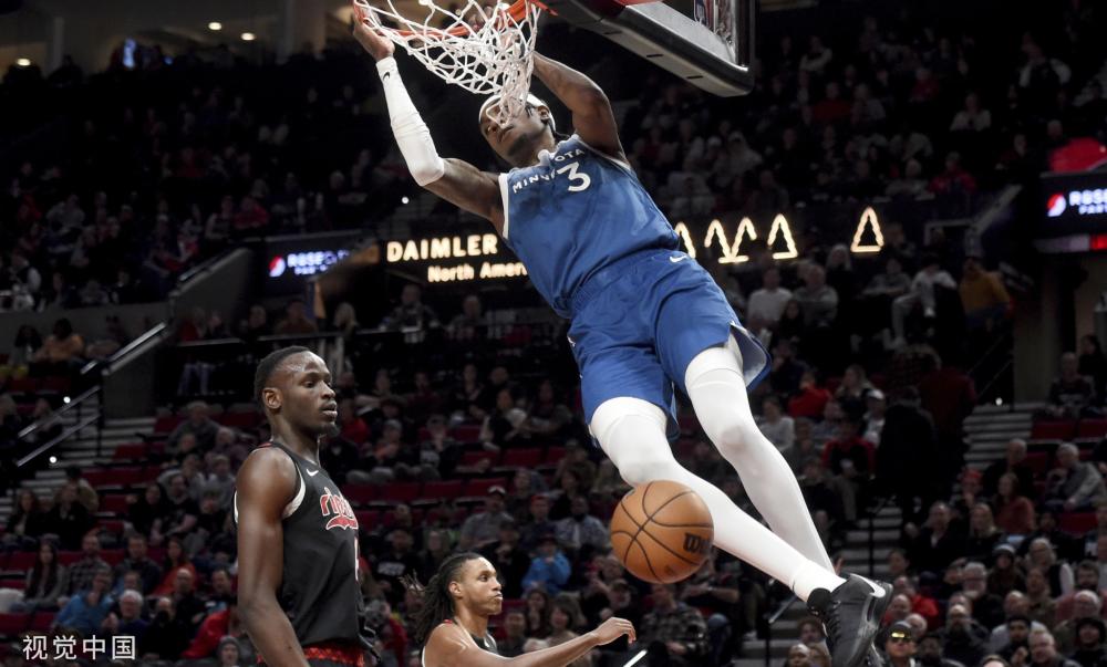 球迷带来更 球迷带来更